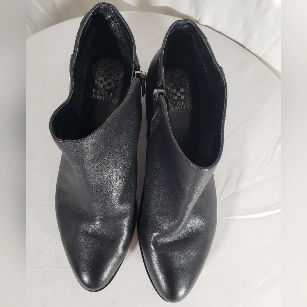 Vince Camuto's Black Leather Booties Sz 10 - Picture 2 of 9